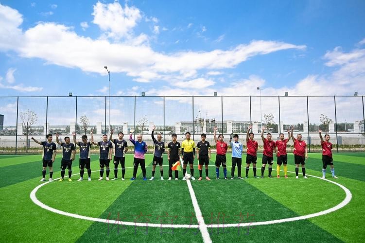 今日五人制赛场的垫场赛小球员 明日中国足球的未来希望 今日五人制赛场的垫场赛小球员 明日中国足球的未来希望